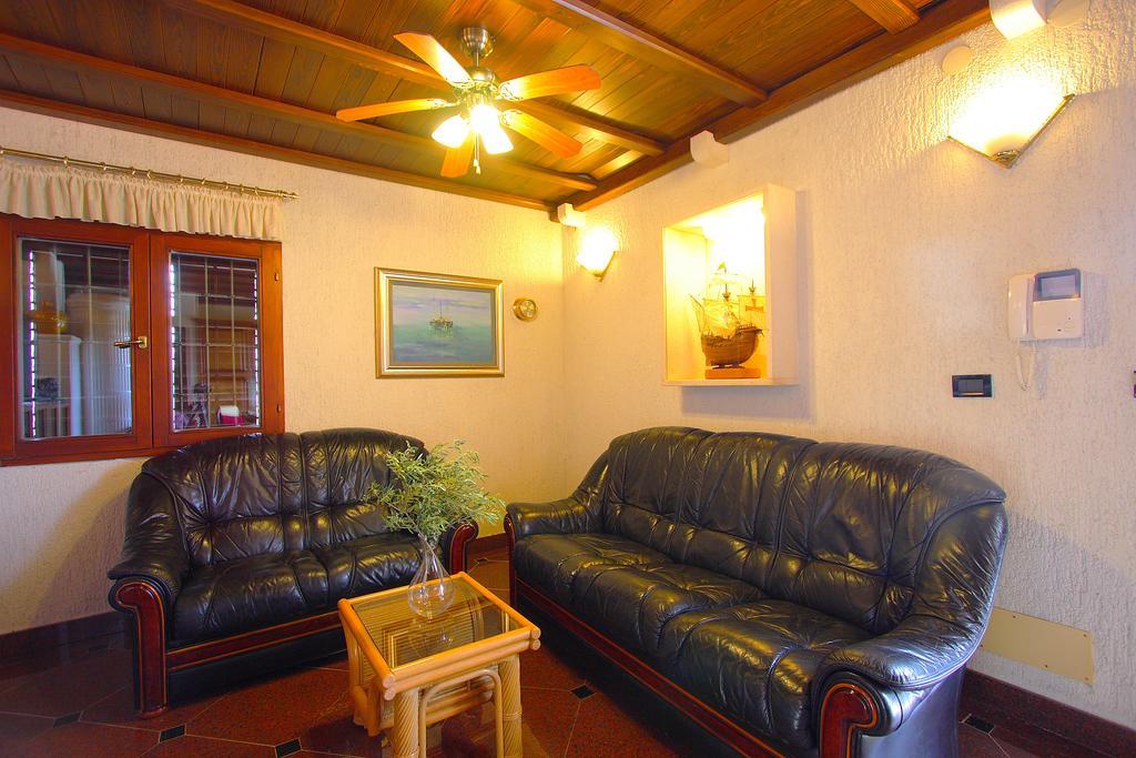 Holiday Home Olea - Sun, Sea, Sport & Comfort Splitska Ruang foto